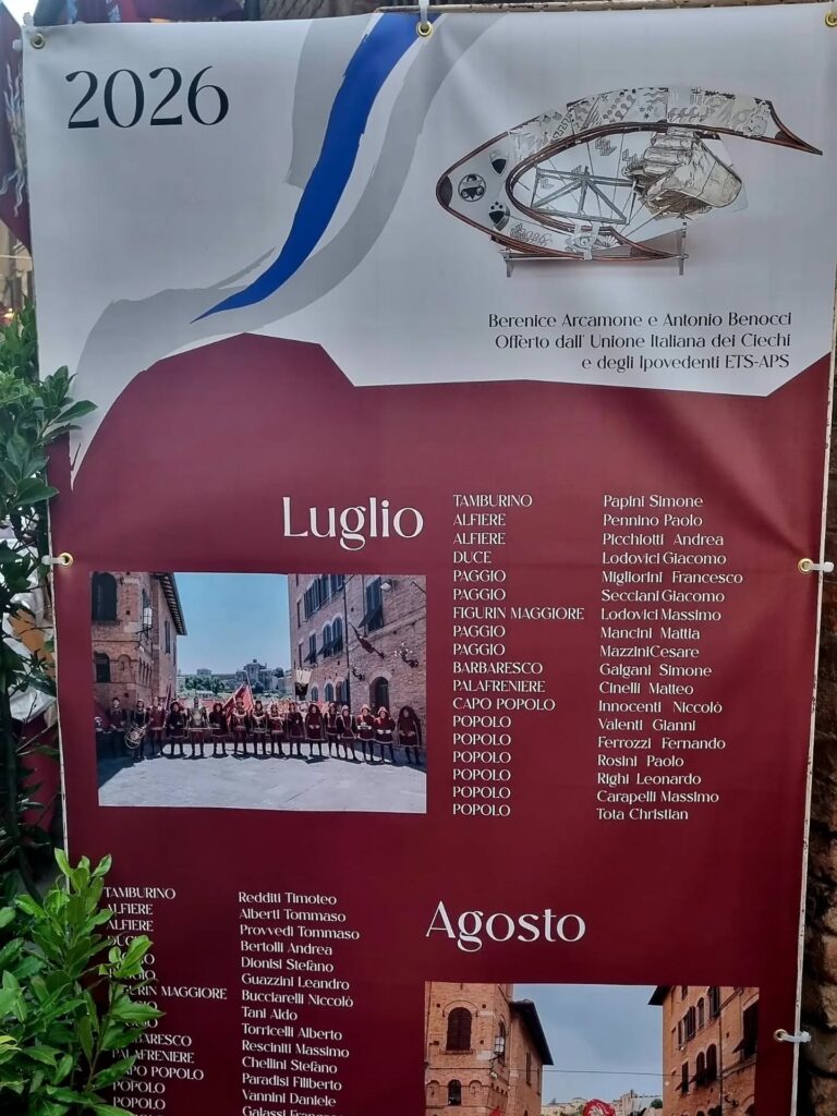 Manifesto ufficiale 2026: Il pannello informativo che riporta l'immagine dell'opera realizzata da Berenice Arcamone e Antonio Benocci (offerta dall'Unione Italiana dei Ciechi e degli Ipovedenti ETS-APS) e la lista completa delle comparse premiate per i Palii di Luglio e Agosto.